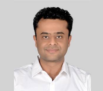 DR MADHUR CHADHA
